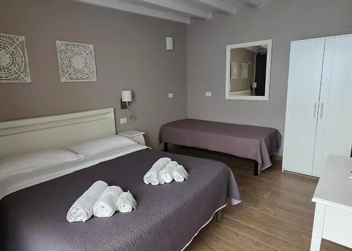Josef Bed and Breakfast 3*